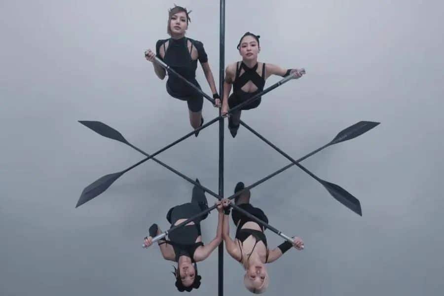 BLACKPINK - GO (Перевод песни на Русский язык)